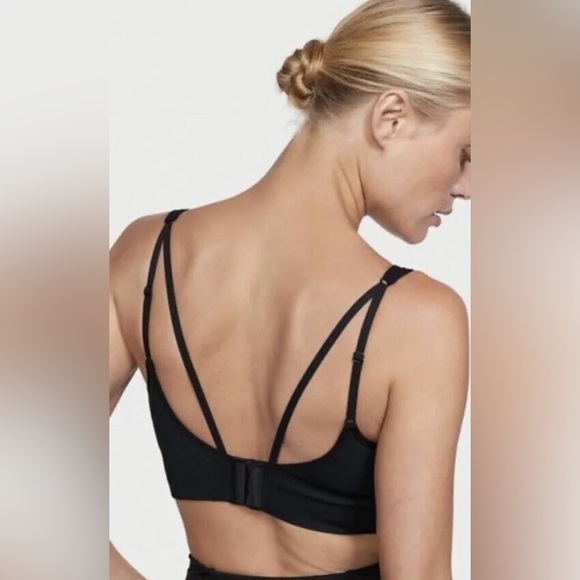 Victorias Secret Flow on
Point Wireless Medium Support Sports Bra New With Tag - Picture 3 of 4